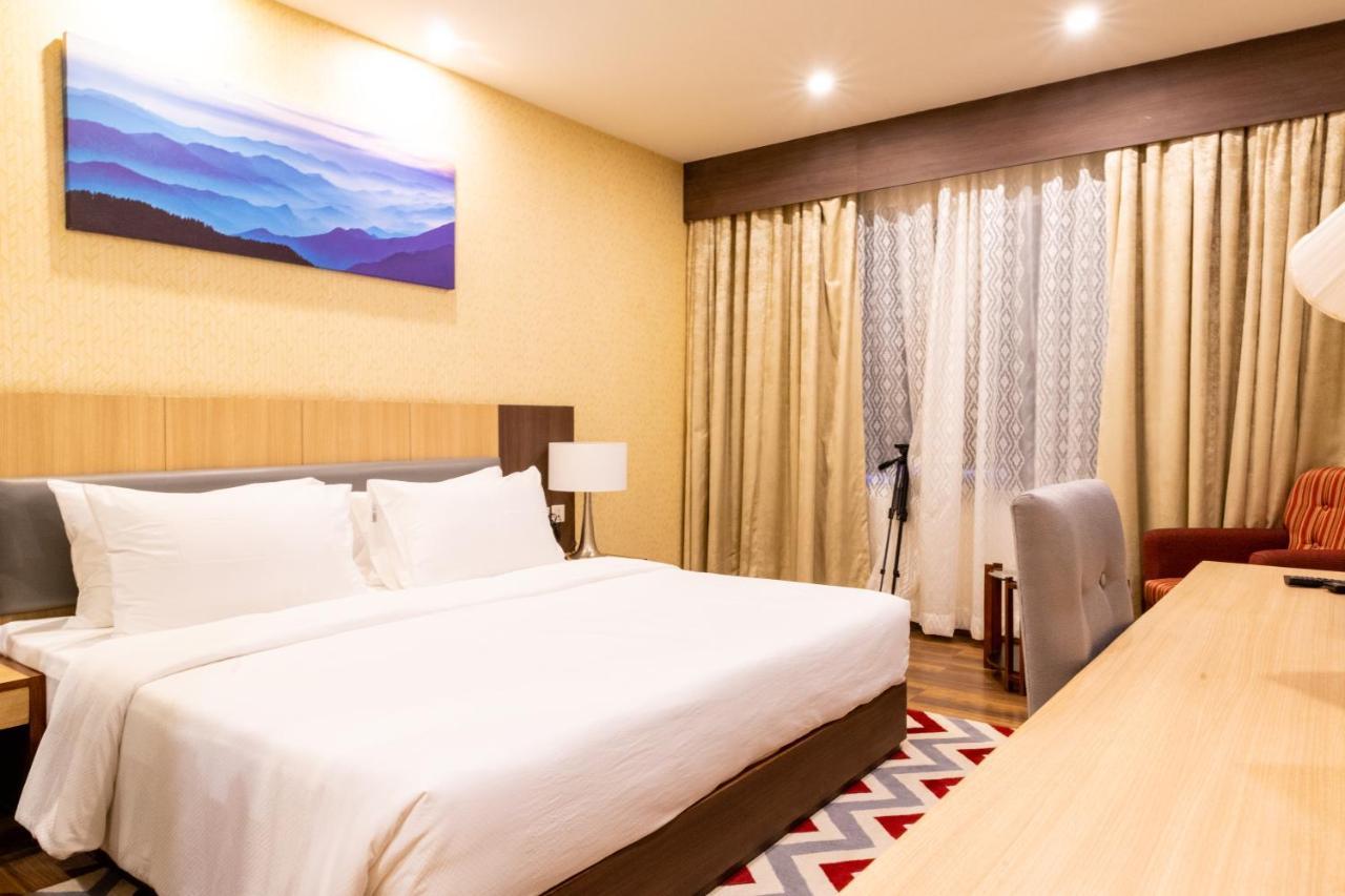 Vivanta Chitwan Bharatpur Bharatpur  Extérieur photo